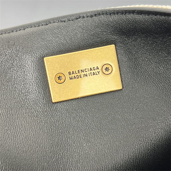 レディースバッグ 取り入れやすい バレンシアガハンドバッグコピー確定となる上品  BALENCIAGA ブランド激安通販 専門店