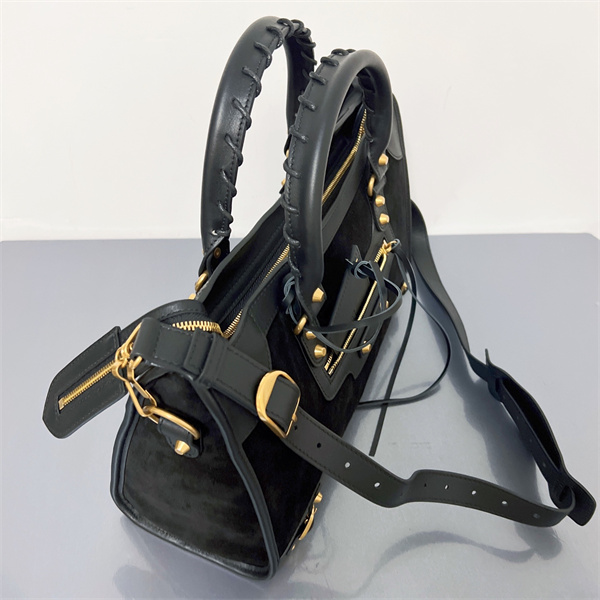 斜め掛けバッグ 2026春夏新作大人の個性をバレンシアガ BALENCIAGA ハンドバッグスーパーコピーブランド激安通販 専門店