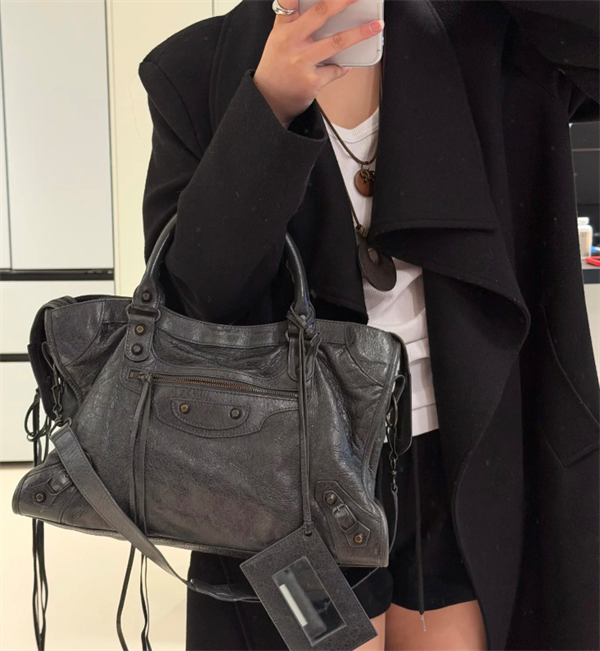 BALENCIAGA 2026 人気商品  収納 ハンドバッグ バレンシアガ スーパーコピーブランド激安通販 専門店