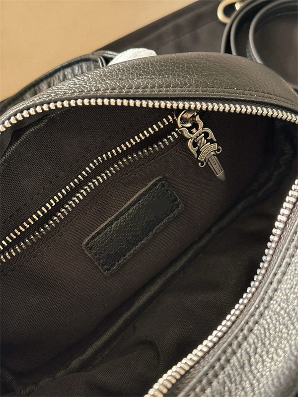 CHROME HEARTS 　大容量のクロムハーツバッグ  コピー芸能人ブランド 激安(日本最大級)