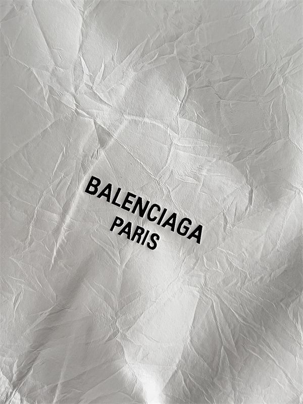 バレンシアガショルダーバッグコピー BALENCIAGA 2026新作 抜群の雰囲気が作れる ブランド激安通販 専門店