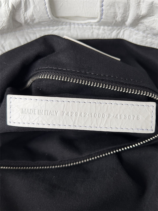 バレンシアガショルダーバッグコピー BALENCIAGA 2026新作 抜群の雰囲気が作れる ブランド激安通販 専門店