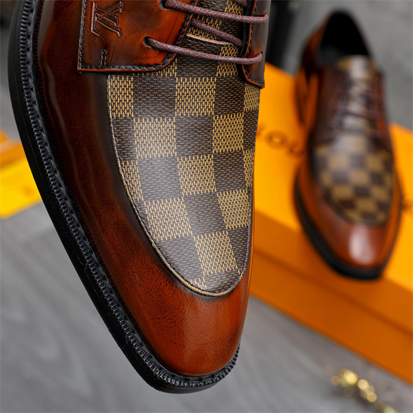 足馴染みのいい 2026春夏  スリップオン 柔軟 ルイ ヴィトンビジネスシューズコピー LOUIS VUITTON  激安(日本最大級)