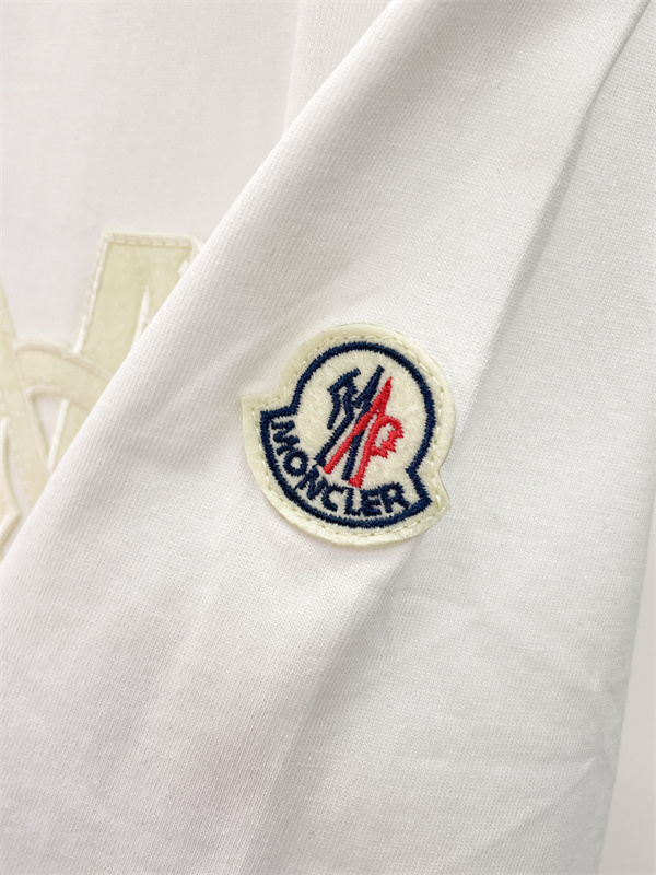 注目を集めてる MONCLER 海外限定ライン モンクレール半袖Tシャツ スーパーコピーブランド激安通販 専門店