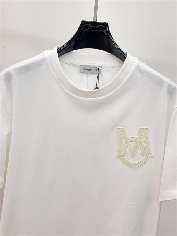 注目を集めてる MONCLER 海外限定ライン モンクレール半袖Tシャツ スーパーコピーブランド激安通販 専門店