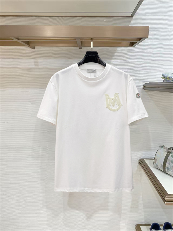 注目を集めてる MONCLER 海外限定ライン モンクレール半袖Tシャツ スーパーコピーブランド激安通販 専門店
