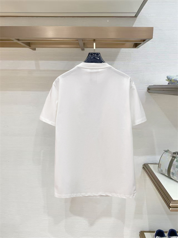 注目を集めてる MONCLER 海外限定ライン モンクレール半袖Tシャツ スーパーコピーブランド激安通販 専門店