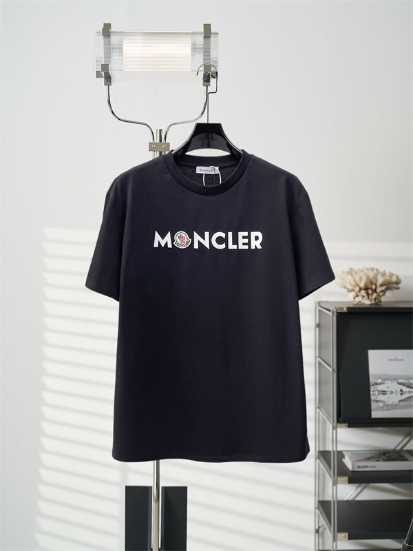 2色可選 高級感のある素材 MONCLER 海外でも人気なブランド モンクレール 半袖Tシャツコピー激安通販 専門店