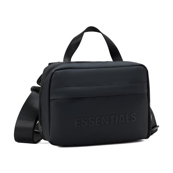 新作入荷 スクエア型収納 多機能ポケット付き ESSENTIALS エッセンシャルズ コピー バッグ 実用性重視 ユニセックス仕様