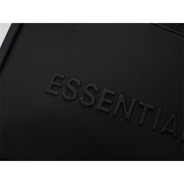 クロスボディバッグ フロントポケット付き 収納力抜群 ESSENTIALS エッセンシャルズ コピー バッグ スクエアデザイン 軽量素材