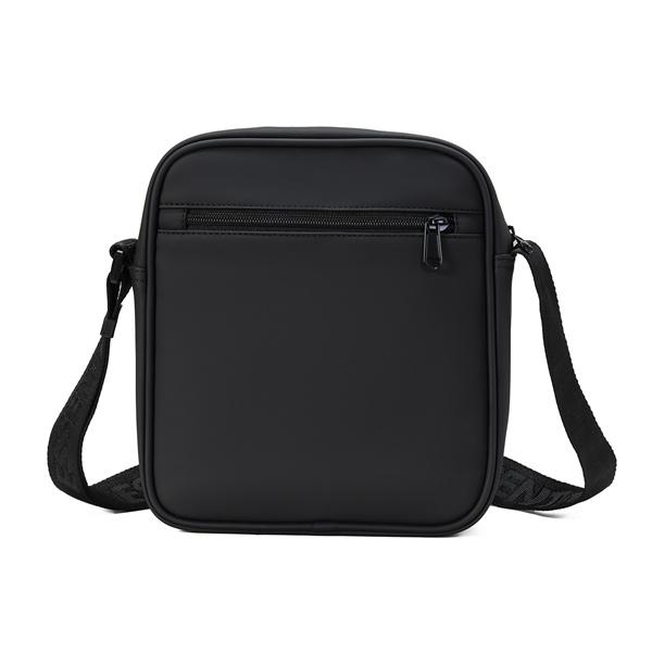 クロスボディバッグ フロントポケット付き 収納力抜群 ESSENTIALS エッセンシャルズ コピー バッグ スクエアデザイン 軽量素材