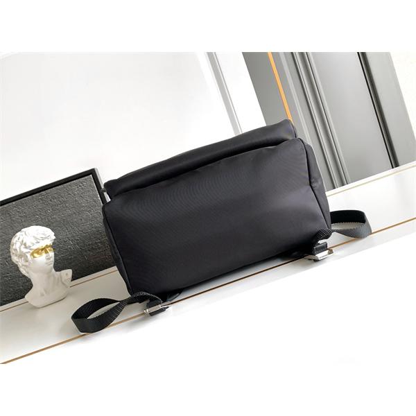 2026年注目PRADA メンズ大容量 プラダリュックサックコピー2VZ048
