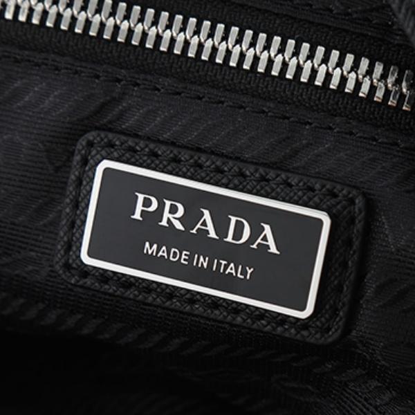 PRADA コピー プラダ コピー サフィアーノレザー ショルダーバッグ スクエアバッグ クロスボディ 軽量 人気 2026新作