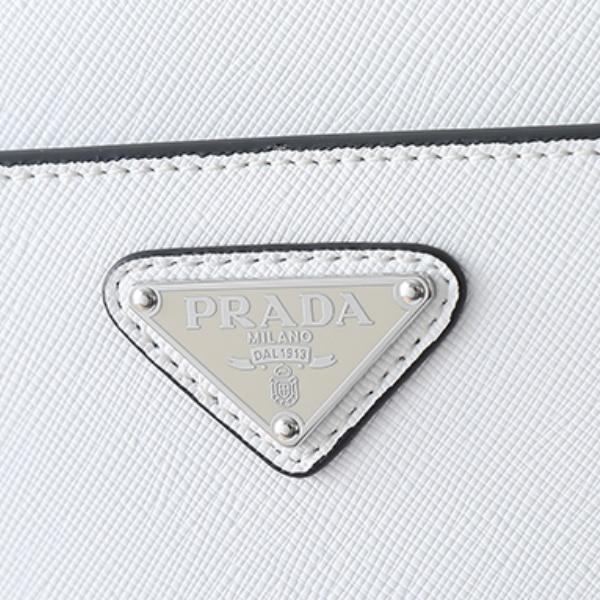 PRADA コピー プラダ コピー サフィアーノレザー ショルダーバッグ スクエアバッグ クロスボディ 軽量 人気 2026新作