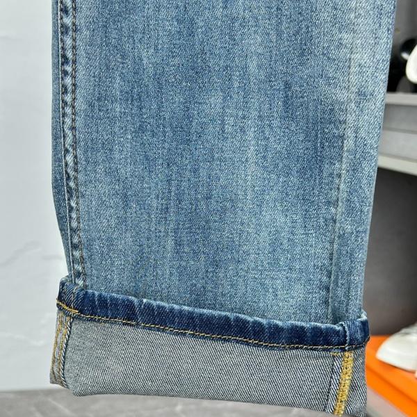 LOEWE コピー ロエベ コピー アナグラム刺繍 スリムストレート デニムパンツ ウォッシュ加工 コットンデニム 2026新作