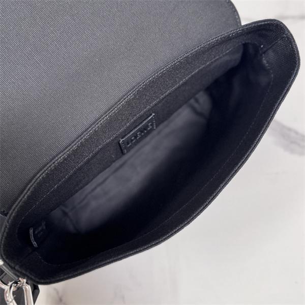 大容量LOEWE ロエベ メッセンジャーバッグコピー2026トレンド最新メンズショルダーバッグ
