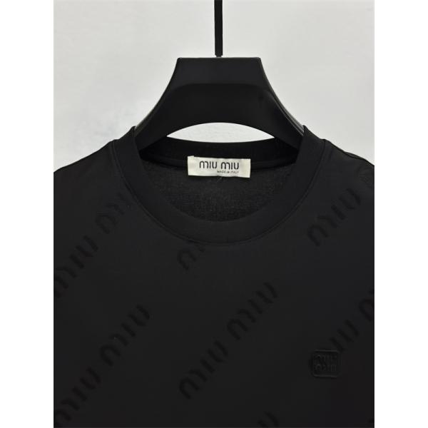 総柄モチーフ ミニマルスタイル すっきりシルエット MIUMIU ミュウミュウ コピー コットンTシャツ 日常ウェア