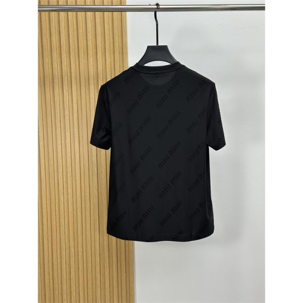 総柄モチーフ ミニマルスタイル すっきりシルエット MIUMIU ミュウミュウ コピー コットンTシャツ 日常ウェア