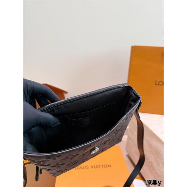超人気ルイビトンショルダーバッグコピーLOUIS VUITTON District PM 15*15cm個性的