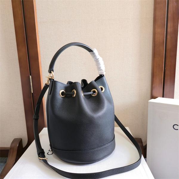 2026SS最新春夏セリーヌショルダーバッグコピーCELINE収納性抜群使い勝手　16x19x16cm