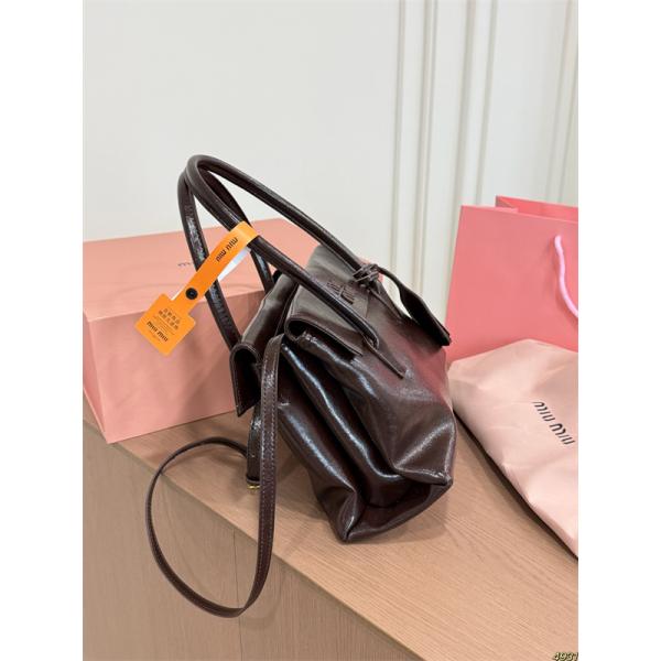 トレンド2026SS春夏MIUMIUハンドバッグレディースミュウミュウコピー大人気27*18cm