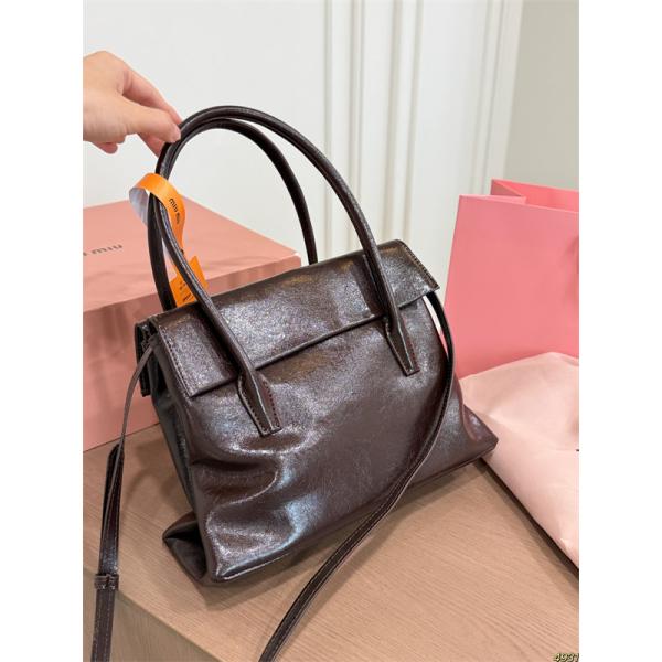 トレンド2026SS春夏MIUMIUハンドバッグレディースミュウミュウコピー大人気27*18cm