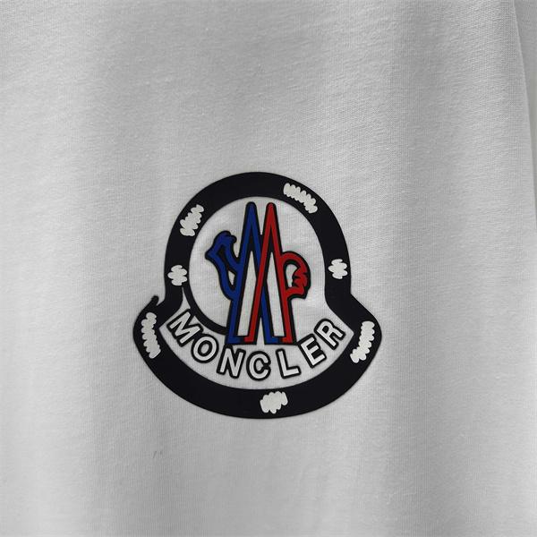 ロゴパッチ クリーンスタイル デイリー使い MONCLER モンクレール コピー 半袖Tシャツ センス漂う一着