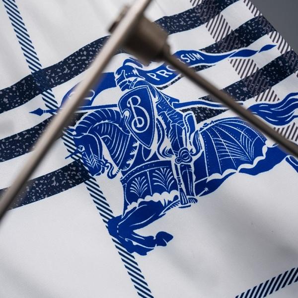 サマーチェック 騎士モチーフ 軽量速乾ビーチショーツ バーバリー 激安 ウエストゴム BURBERRY 五分丈短裤