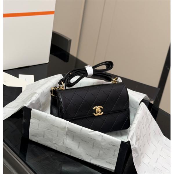 大人気♥新品CHANELシャネルショルダーバッグスーパーコピーおしゃれコーディネート