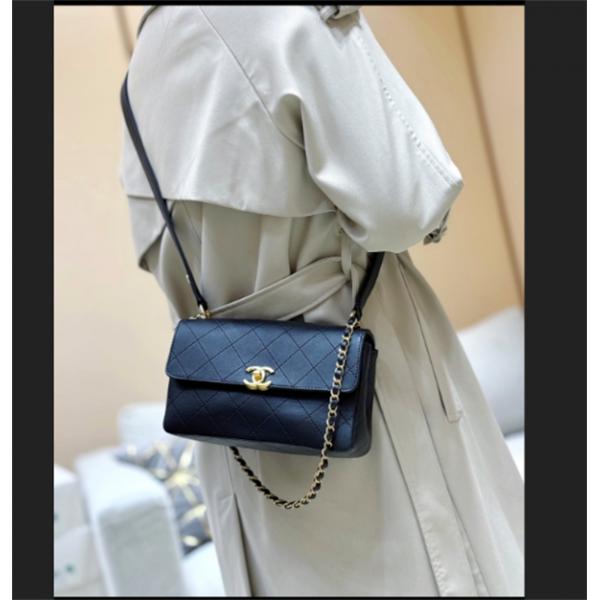 大人気♥新品CHANELシャネルショルダーバッグスーパーコピーおしゃれコーディネート