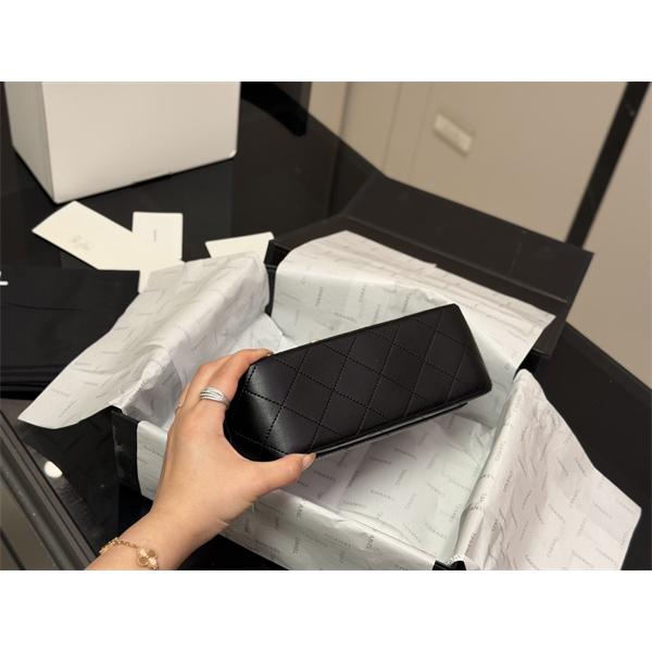 大人気♥新品CHANELシャネルショルダーバッグスーパーコピーおしゃれコーディネート