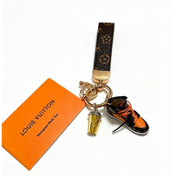 26SS新作登場ルイビトンキーホルダーコピーAnger Forestシリーズ人気LOUIS VUITTON