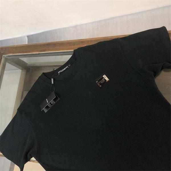 メタルプレート 胸元アクセント ベーシックシルエット DOLCE & GABBANA ドルチェ＆ガッバーナ コピー 半袖Tシャツ デイリーファッション