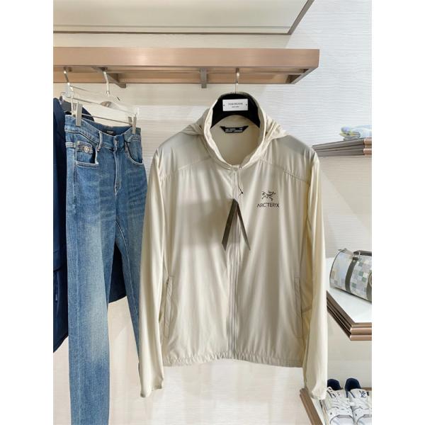 コンパクトシルエット ロゴアクセント トレイルスタイル ARC'TERYX アークテリクス コピー ウインドジャケット 機能系ウェア