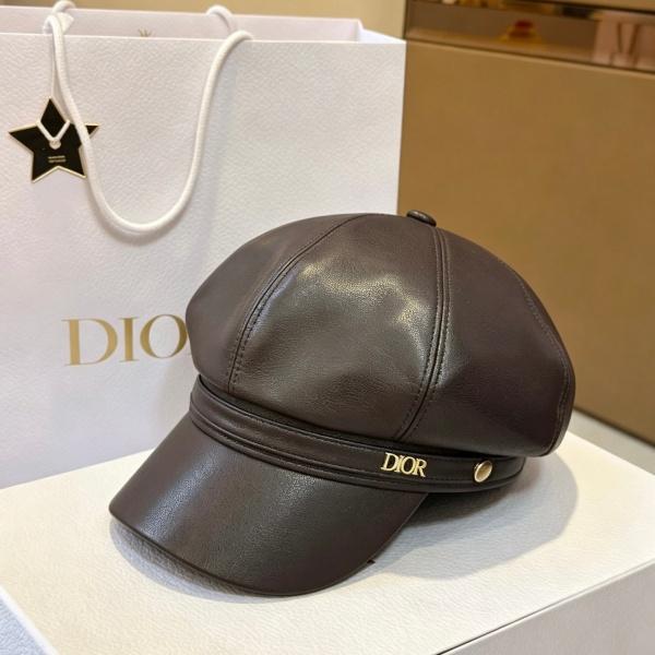 定番人気のレザーキャスケット Dior ゴールド金具が映える ディオール 大人クラシック 注目アイテム