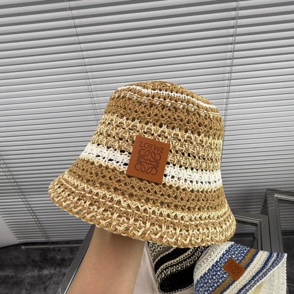旬顔コーデ 手編み調ストライプ LOEWE サマーハット 日差し対策 ロエベ 人気上昇