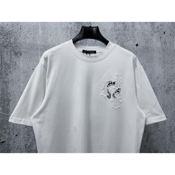 クロスグラフィック ワンポイントデザイン 着回し力 CHROME HEARTS クロムハーツ コピー 半袖Tシャツ トレンド感