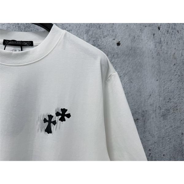 フローラルアイコン 胸元デザイン シンプルフォルム CHROME HEARTS クロムハーツ コピー 半袖Tシャツ 高評価アイテム