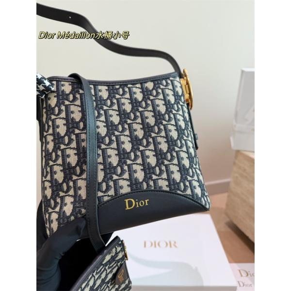 軽量・耐久性抜群Dior Medaillonディオールショルダーバッグコピー通勤＆カジュアル対応大容量