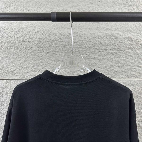胸元グラフィック シンプルフォルム AMIRI アミリ コピー 半袖Tシャツ ストリートウェア 大人カジュアル 人気アイテム