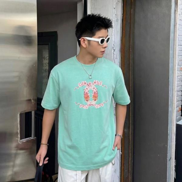 新着コレクション 花咲くダブルCデザイン CHANEL 半袖Tシャツ シャネル 主役級