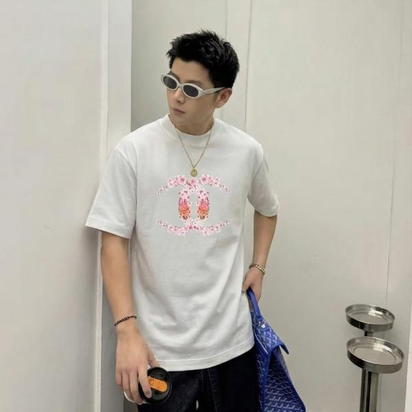 新着コレクション 花咲くダブルCデザイン CHANEL 半袖Tシャツ シャネル 主役級