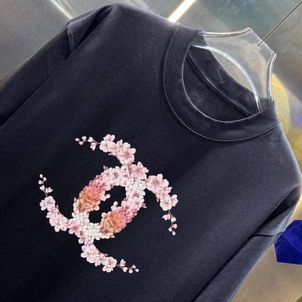 新着コレクション 花咲くダブルCデザイン CHANEL 半袖Tシャツ シャネル 主役級