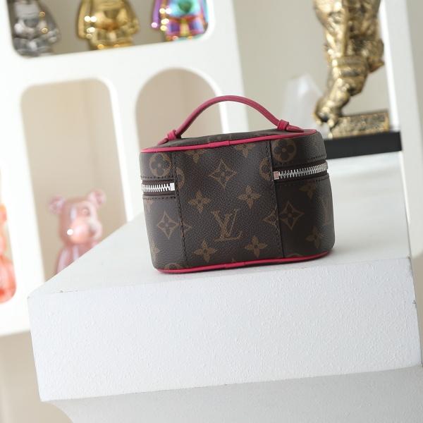 注目度UP M14832 モノグラム化粧ポーチ ルイ・ヴィトン ローズピンク内装 Louis Vuitton コンパクト収納