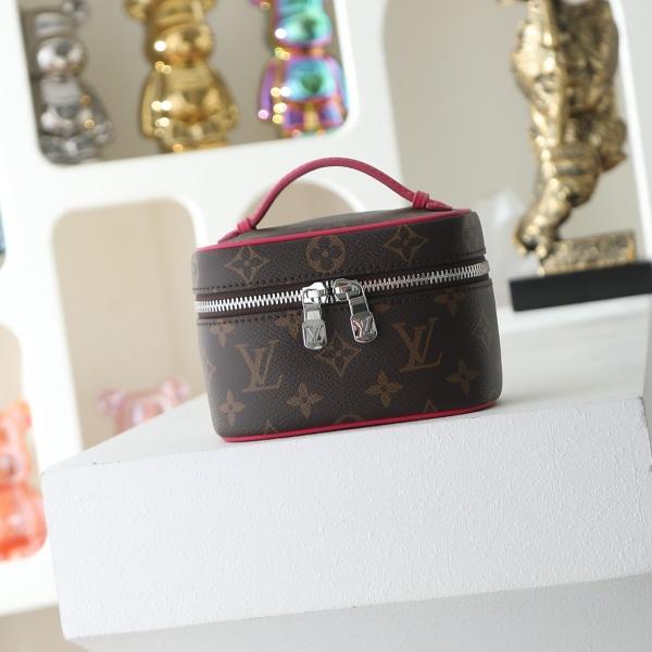 注目度UP M14832 モノグラム化粧ポーチ ルイ・ヴィトン ローズピンク内装 Louis Vuitton コンパクト収納