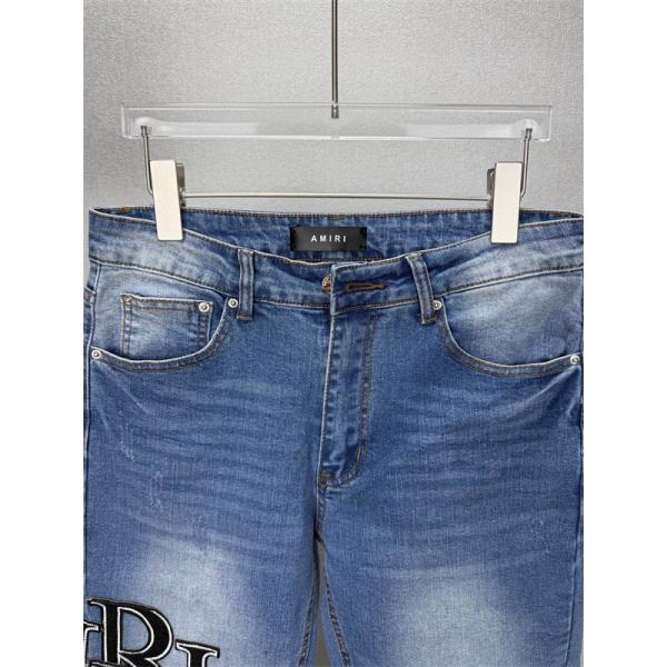 ロゴパッチアクセント ウォッシュデニム ブルーカラー AMIRI アミリ コピー デニム ブランドモチーフ 存在感スタイル