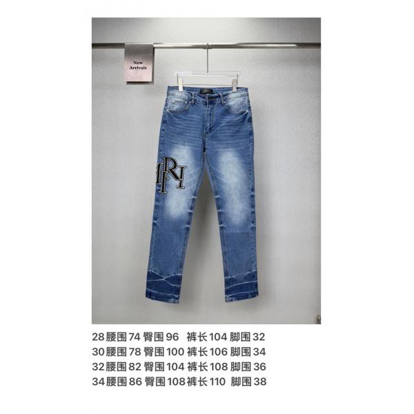 ロゴパッチアクセント ウォッシュデニム ブルーカラー AMIRI アミリ コピー デニム ブランドモチーフ 存在感スタイル