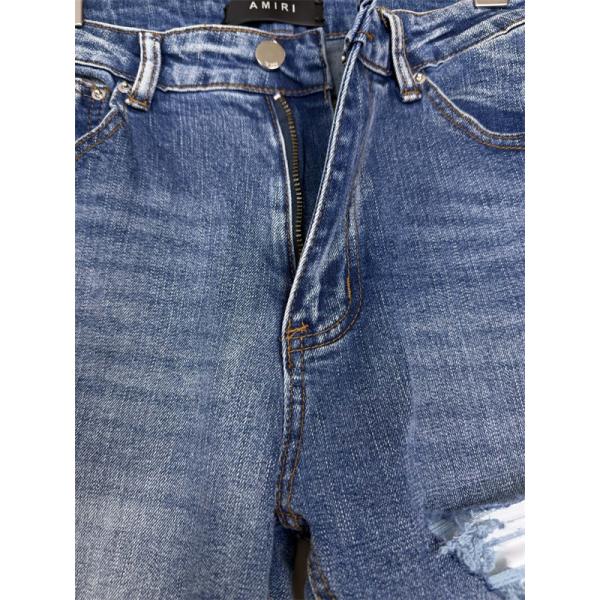 クラッシュデニム グランジテイスト リペアディテール AMIRI アミリ コピー ジーンズ 休日ファッション 2026新作