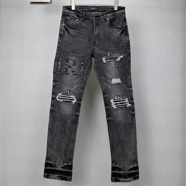 ブラックデニム ダメージ加工 ロゴパッチ AMIRI アミリ コピー デニム クラッシュデザイン ダークヴィンテージ