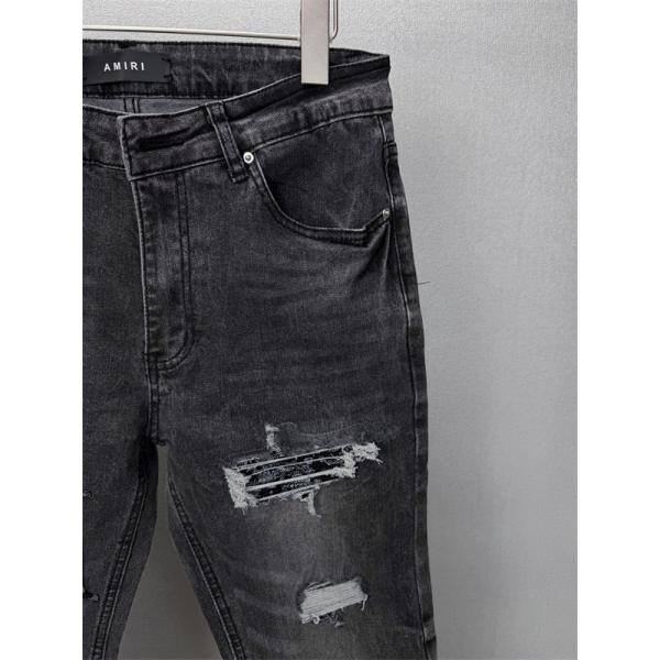 ブラックデニム ダメージ加工 ロゴパッチ AMIRI アミリ コピー デニム クラッシュデザイン ダークヴィンテージ